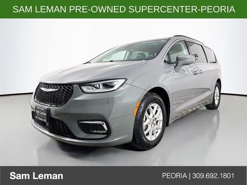Used 2022 Chrysler Pacifica Touring-L image 3