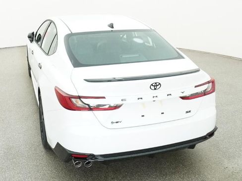 New 2026 Toyota Camry Hybrid FWD image 6