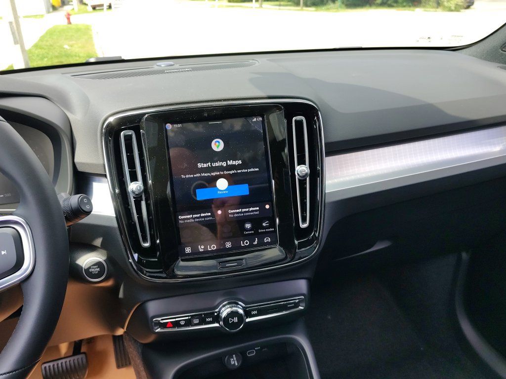 New 2026 Volvo XC40 B5 Ultra w/ Climate Package AWD/4WD image 29