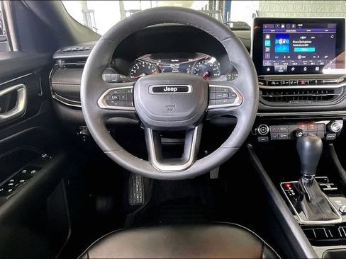 Used 2023 Jeep Compass Latitude AWD/4WD image 8