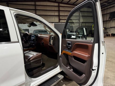 Used 2016 Chevrolet Silverado 2500 High Country w/ Duramax Plus Package image 25