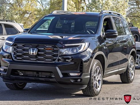 Used 2024 Honda Passport TrailSport image 14