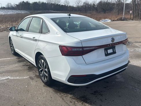 Used 2025 Volkswagen Jetta S image 3