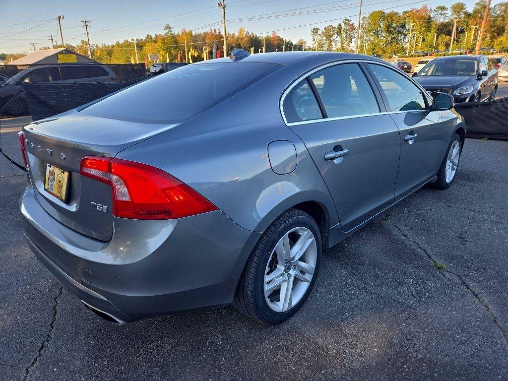 Used 2017 Volvo S60 T5 Inscription FWD image 5