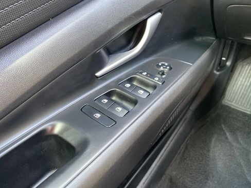 Used 2024 Hyundai Elantra SEL FWD image 27