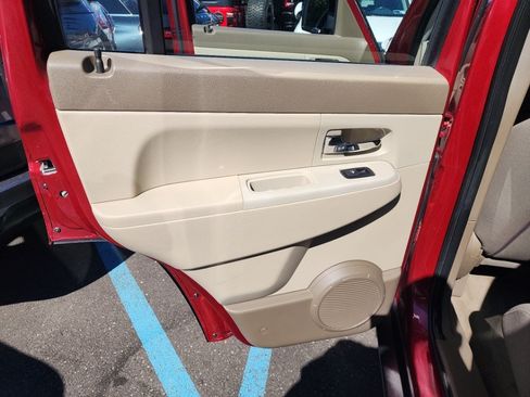 Used 2012 Jeep Liberty Sport AWD/4WD image 36