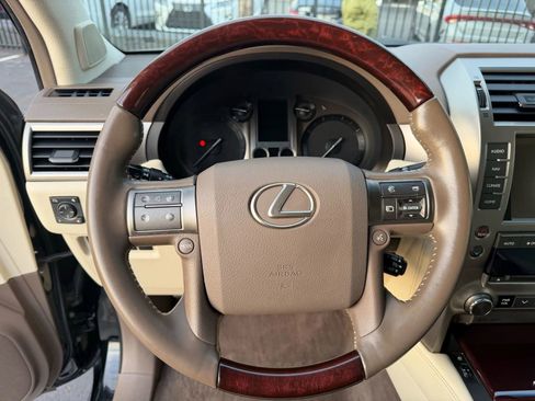Used 2018 Lexus GX 460 image 26