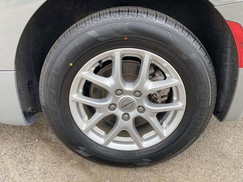 Used 2023 Chrysler Pacifica Touring-L image 12