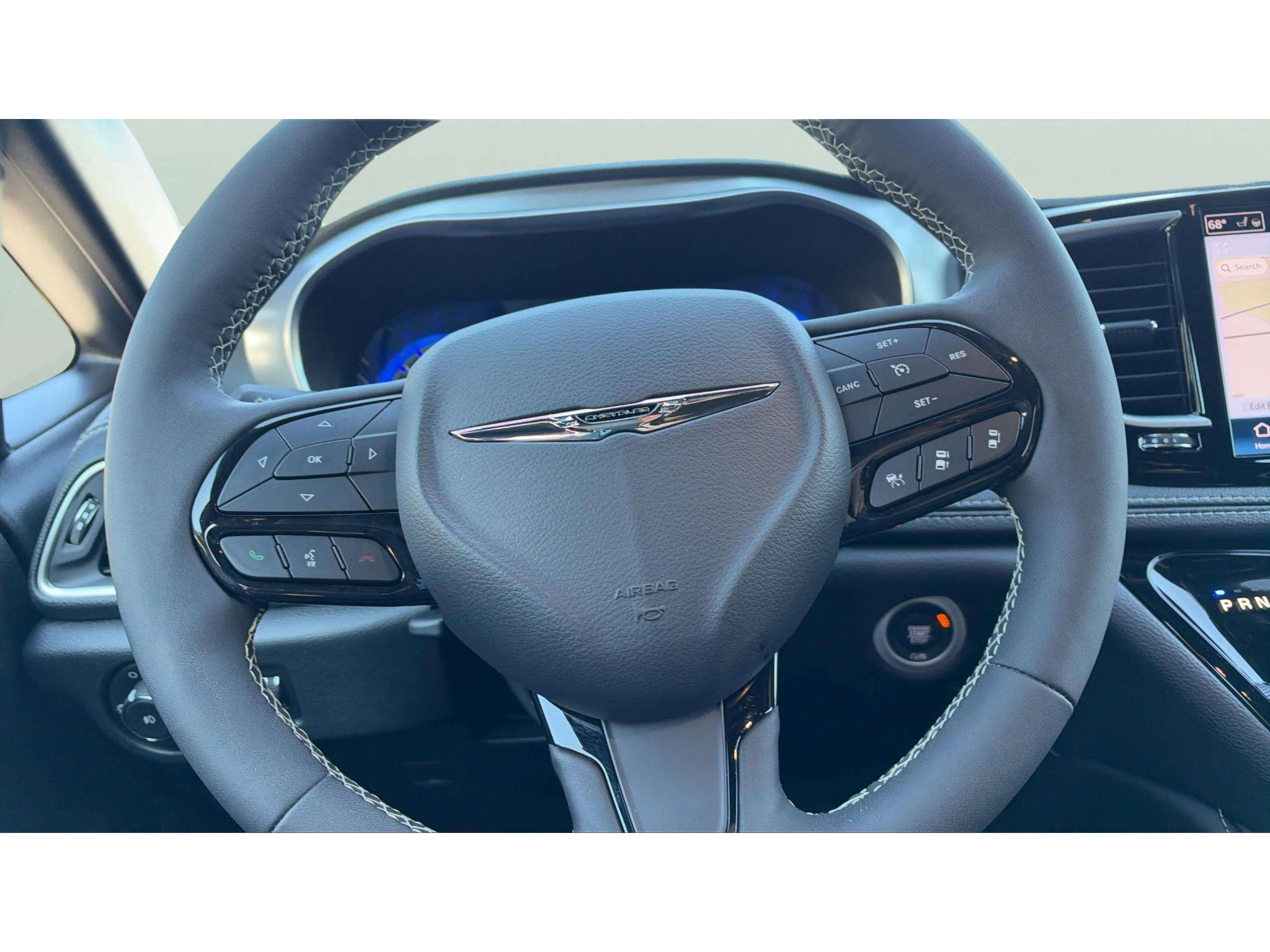 Used 2025 Chrysler Pacifica Limited FWD image 17