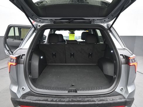 Used 2025 Chevrolet Equinox LT FWD image 19