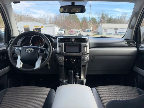 Used 2012 Toyota 4Runner SR5 AWD/4WD image 29
