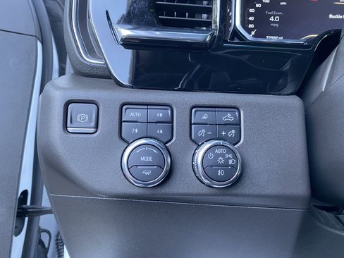Used 2023 GMC Sierra 1500 SLT w/ SLT Premium Package AWD/4WD image 19