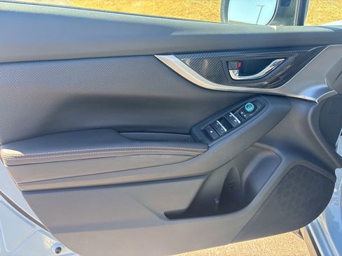 Used 2019 Subaru Crosstrek 2.0i Limited w/ Popular Package #4 image 11