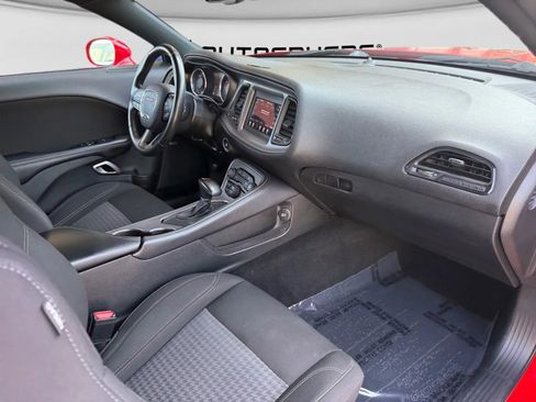 Used 2023 Dodge Challenger SXT RWD image 31