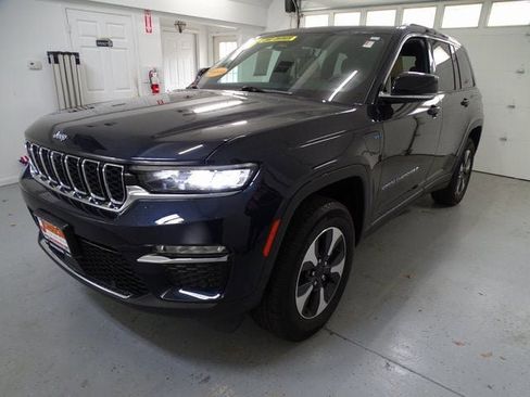 Used 2023 Jeep Grand Cherokee 4WD 4xe w/ Luxury Tech Group II image 19