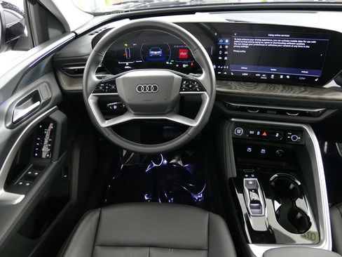 Used 2025 Audi Q5 Premium w/ Convenience Package AWD/4WD image 28
