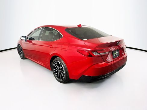 Used 2025 Toyota Camry XLE FWD image 5