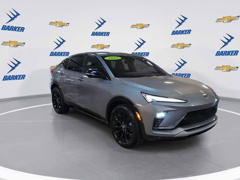 Used 2025 Buick Envista Sport Touring image 2