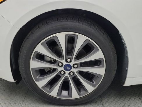 Used 2020 Ford Fusion SE image 31