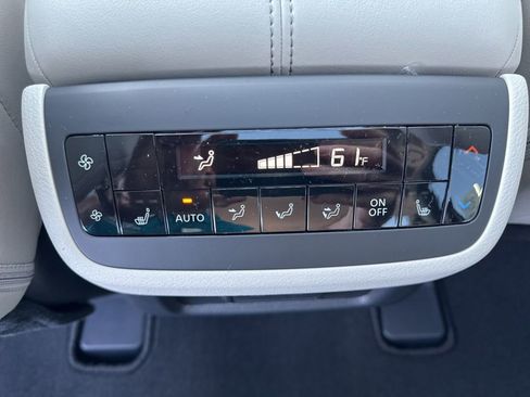 New 2026 Nissan Pathfinder SL w/ SL Premium Package image 17