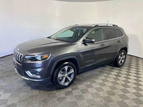 Certified 2019 Jeep Cherokee Limited w/ Luxury Group AWD/4WD image 4