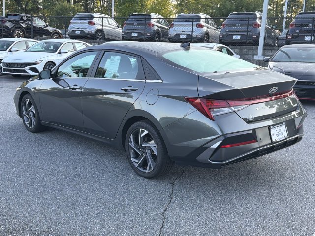 Certified 2024 Hyundai Elantra Limited FWD image 6