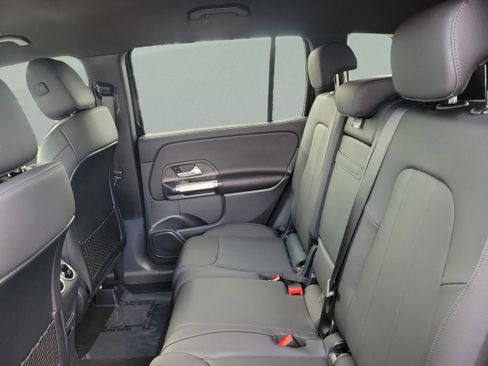 Certified 2025 Mercedes-Benz GLB 250 image 10