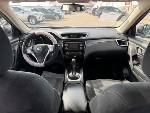 Used 2016 Nissan Rogue S image 10