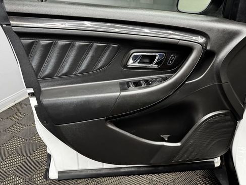 Used 2017 Ford Taurus SHO w/ Driver Assist Package image 38