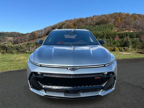 Used 2024 Chevrolet Equinox EV RS image 2