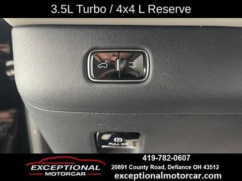 Used 2025 Lincoln Navigator L Reserve AWD/4WD image 36