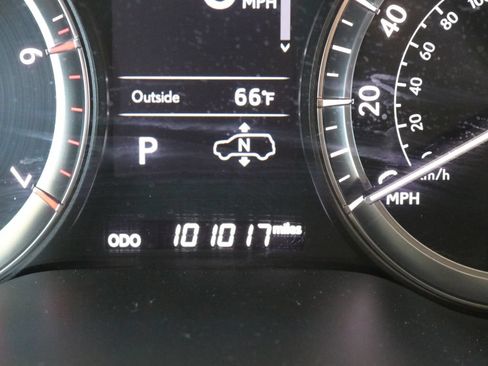 Used 2017 Lexus LX 570 4WD w/ Luxury Package image 24