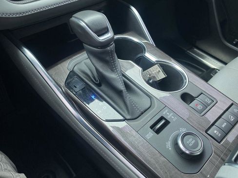 Used 2022 Toyota Highlander Platinum image 20