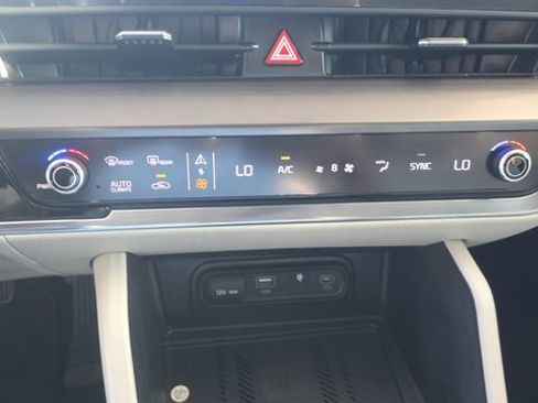 Used 2023 Kia Sportage EX FWD image 21