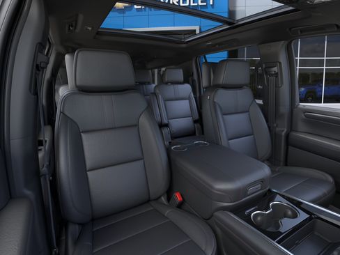 New 2026 Chevrolet Suburban RST AWD/4WD image 18