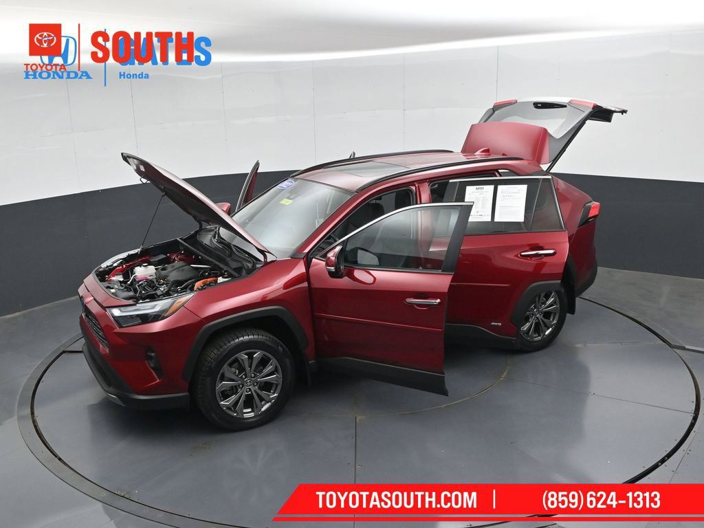 Used 2022 Toyota RAV4 Limited AWD/4WD image 53
