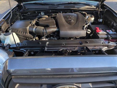 Used 2020 Toyota Tacoma SR AWD/4WD image 22