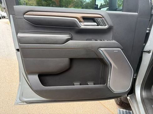 Used 2024 Chevrolet Silverado 3500 High Country w/ High Country Premium Package AWD/4WD image 10
