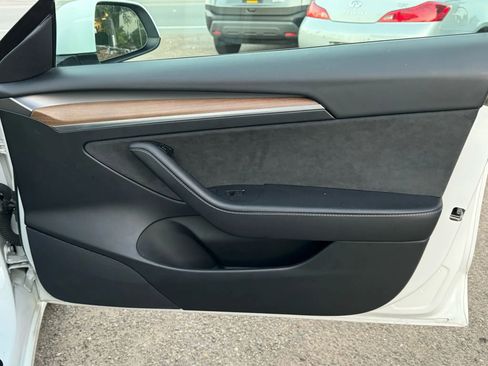 Used 2021 Tesla Model 3 Standard Range Plus image 16