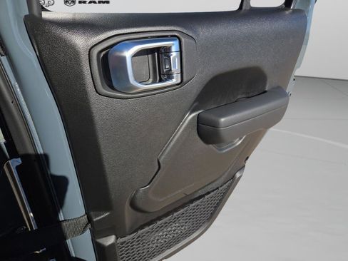 New 2026 Jeep Gladiator Rubicon w/ Steel Power Dome Hood Package AWD/4WD image 28