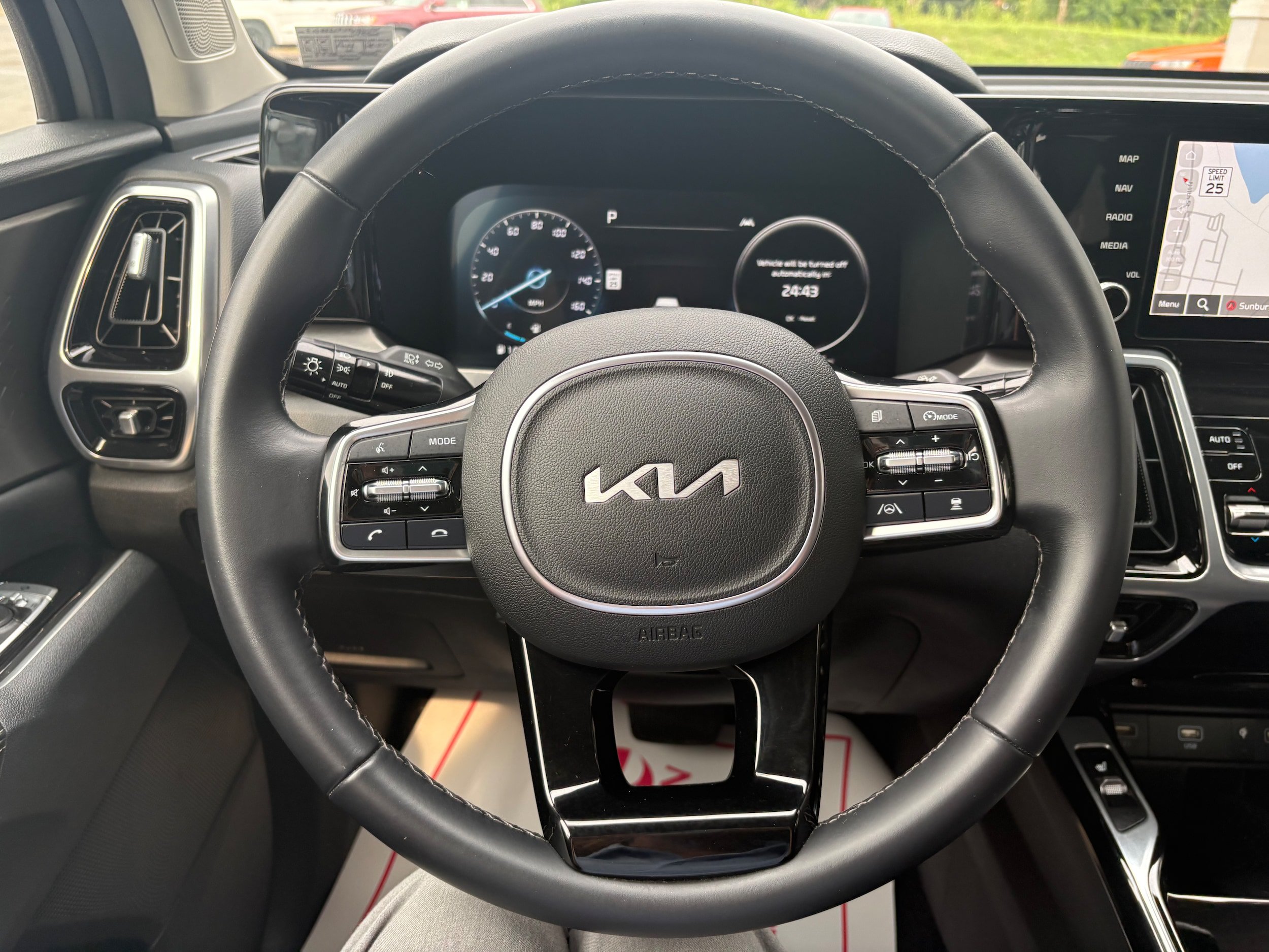 Used 2023 Kia Sorento SX AWD/4WD image 18