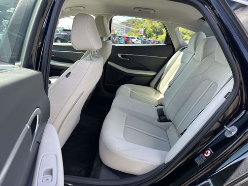 Used 2023 Hyundai Sonata SE w/ Cargo Package image 12