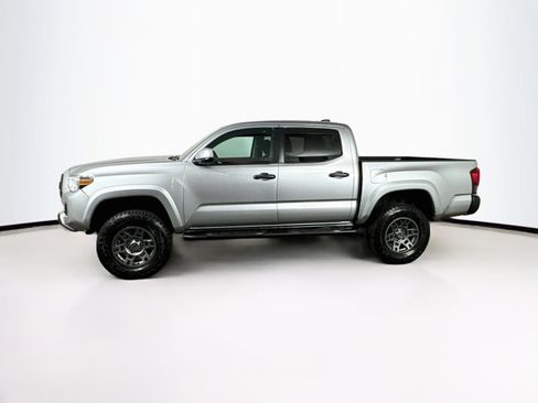 Used 2023 Toyota Tacoma SR5 AWD/4WD image 4