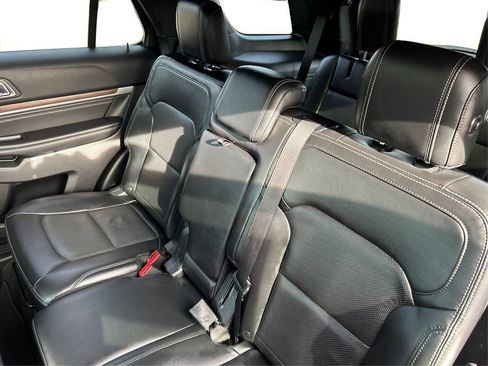 Used 2016 Ford Explorer Limited image 19