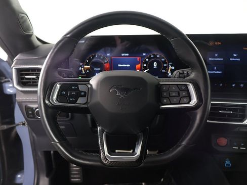 Used 2025 Ford Mustang Premium image 38