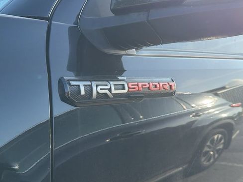 Certified 2017 Toyota Tacoma TRD Sport w/ Tow Package (A/T) AWD/4WD image 9