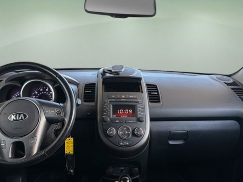 Used 2013 Kia Soul + w/ Audio Pkg FWD image 7