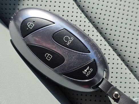 Certified 2025 Hyundai Elantra Limited image 30