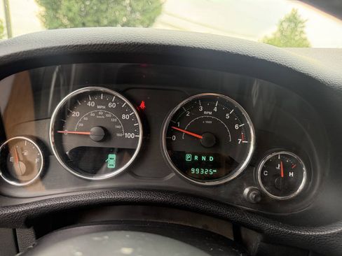 Used 2015 Jeep Wrangler Unlimited Sahara w/ Dual Top Group AWD/4WD image 16
