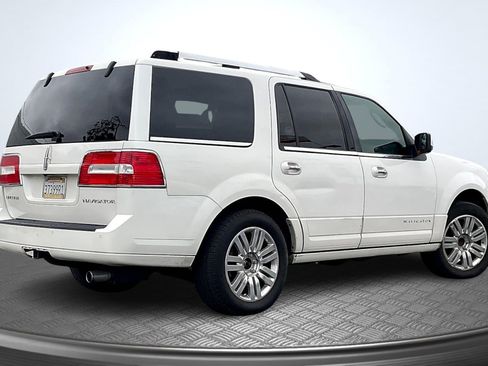 Used 2014 Lincoln Navigator 2WD image 13